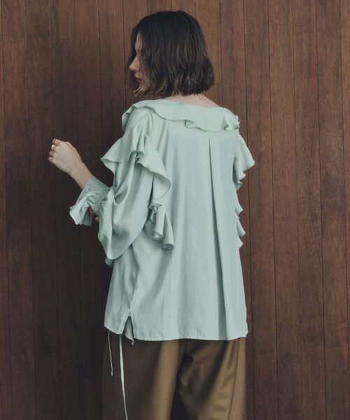 YECCA VECCA（イェッカヴェッカ）の「ラッフルリボンロングブラウス（シャツ/ブラウス・レディース・ライトグリーン/ダークカーキ/キャメル・FREE）」の6枚目の写真