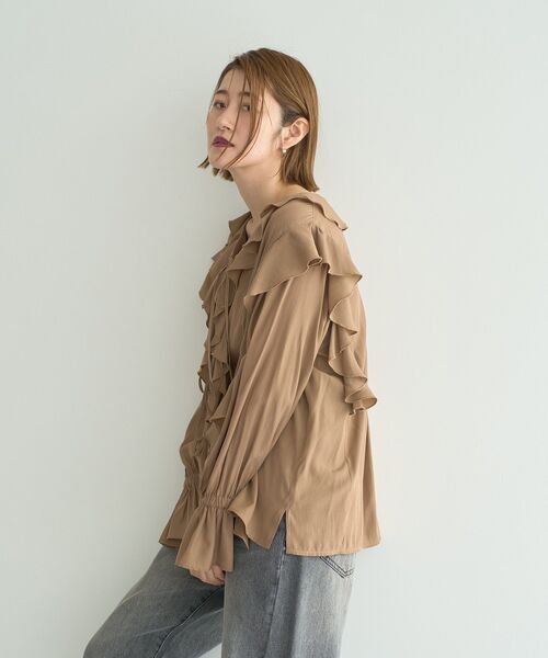 YECCA VECCA（イェッカヴェッカ）の「ラッフルリボンロングブラウス（シャツ/ブラウス・レディース・ライトグリーン/ダークカーキ/キャメル・FREE）」の15枚目の写真