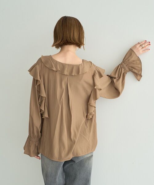 YECCA VECCA（イェッカヴェッカ）の「ラッフルリボンロングブラウス（シャツ/ブラウス・レディース・ライトグリーン/ダークカーキ/キャメル・FREE）」の16枚目の写真