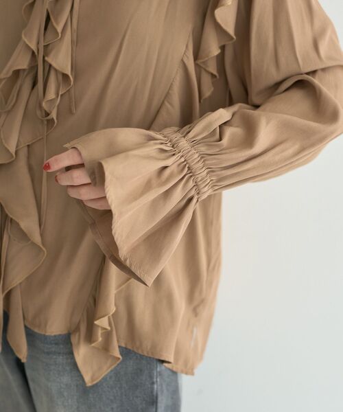 YECCA VECCA（イェッカヴェッカ）の「ラッフルリボンロングブラウス（シャツ/ブラウス・レディース・ライトグリーン/ダークカーキ/キャメル・FREE）」の18枚目の写真