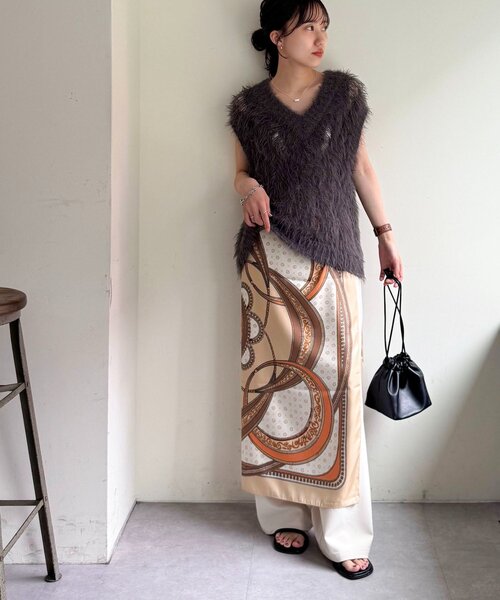 DISCOAT（ディスコート）の「【WEB限定】パネルプリント大判スカーフ（バンダナ/スカーフ・レディース・ネイビー/ベージュ/レッド・FREE）」の14枚目の写真