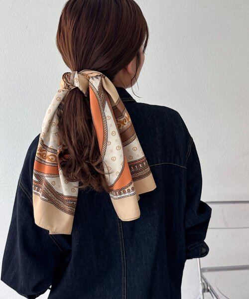 DISCOAT（ディスコート）の「【WEB限定】パネルプリント大判スカーフ（バンダナ/スカーフ・レディース・ネイビー/ベージュ/レッド・FREE）」の16枚目の写真