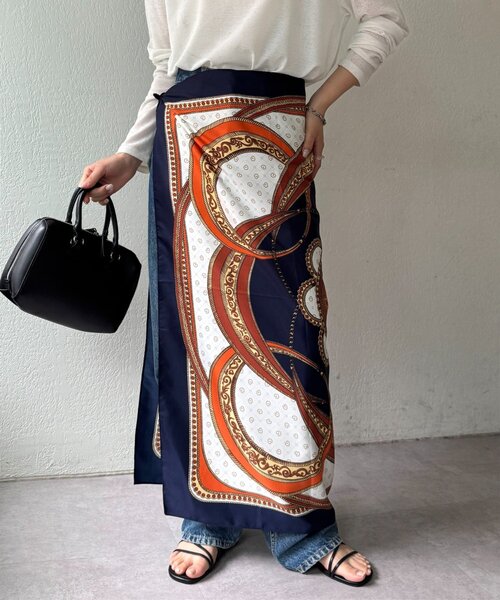 DISCOAT（ディスコート）の「【WEB限定】パネルプリント大判スカーフ（バンダナ/スカーフ・レディース・ネイビー/ベージュ/レッド・FREE）」の18枚目の写真