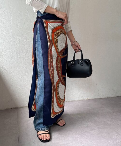 DISCOAT（ディスコート）の「【WEB限定】パネルプリント大判スカーフ（バンダナ/スカーフ・レディース・ネイビー/ベージュ/レッド・FREE）」の19枚目の写真