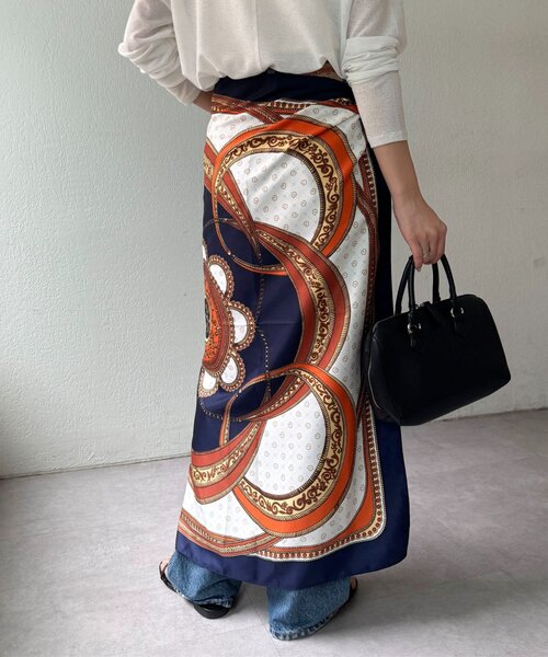 DISCOAT（ディスコート）の「【WEB限定】パネルプリント大判スカーフ（バンダナ/スカーフ・レディース・ネイビー/ベージュ/レッド・FREE）」の20枚目の写真