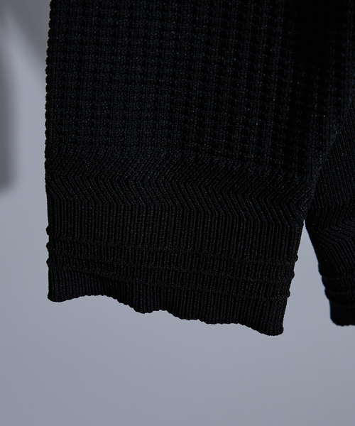 5351 POUR LES HOMMES（ゴーサンゴーイチプールオム）の「【軽量/ハイストレッチ】サーマル ワッフル 長袖ニット（ニット/セーター・メンズ・ホワイト/グレー/ブラック・44/46/48/50）」の8枚目の写真