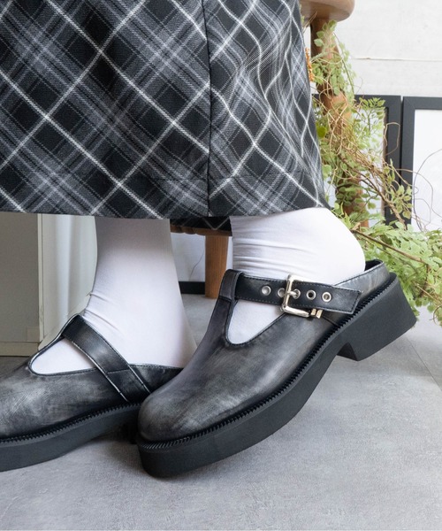 Fabby fabby（ファビィーファビィー）の「Tストラップバックルサボサンダル（サンダル・レディース・ブラック/ブラウン系その他/ブラック系その他2/ブラック系その他/ブラウン系その他2・LARGE/MEDIUM/SMALL）」の3枚目の写真