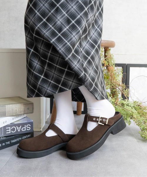 Fabby fabby（ファビィーファビィー）の「Tストラップバックルサボサンダル（サンダル・レディース・ブラック/ブラウン系その他/ブラック系その他2/ブラック系その他/ブラウン系その他2・LARGE/MEDIUM/SMALL）」の9枚目の写真