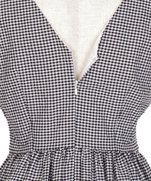 Chesty(チェスティー)の「【Upcycle】レモンペプラムトップス(Tシャツ/カットソー・レディース・ブラック・0/1)」の2枚目の写真