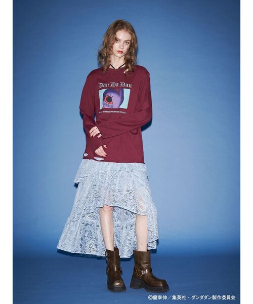 jouetie（ジュエティ）の「【TVアニメ『ダンダダン』・jouetie】オーバーダメージロンT（Tシャツ/カットソー・レディース・ボルドー/ピンク/アイボリー/ブラック・MEDIUM）」の18枚目の写真