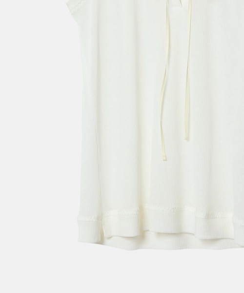 LE CIEL BLEU（ルシェルブルー）の「リボントリムドネックラインタンク / Ribbon-trimmed Neckline Tank（Tシャツ/カットソー・レディース・チャコールグレー/ホワイト・36）」の9枚目の写真