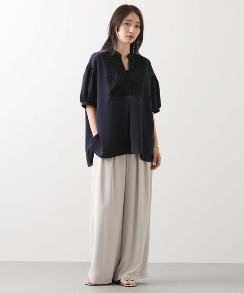 Torrazzo Donna（トラッゾドンナ）の「ヨークコードレース５分袖ブラウス（シャツ/ブラウス・レディース・ネイビー・FREE）」の2枚目の写真