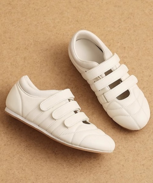 mebole(メボレ)の「ベルクロスニーカー(スニーカー・レディース・アイボリー/ブラック/シルバー・SMALL/MEDIUM/LARGE)」の10枚目の写真