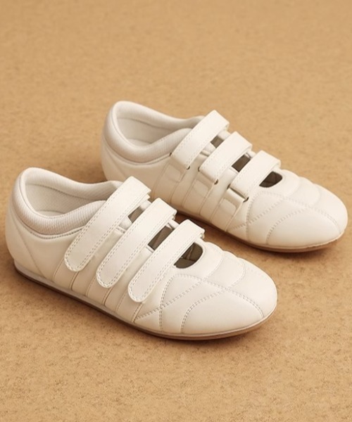 mebole(メボレ)の「ベルクロスニーカー(スニーカー・レディース・アイボリー/ブラック/シルバー・SMALL/MEDIUM/LARGE)」の11枚目の写真