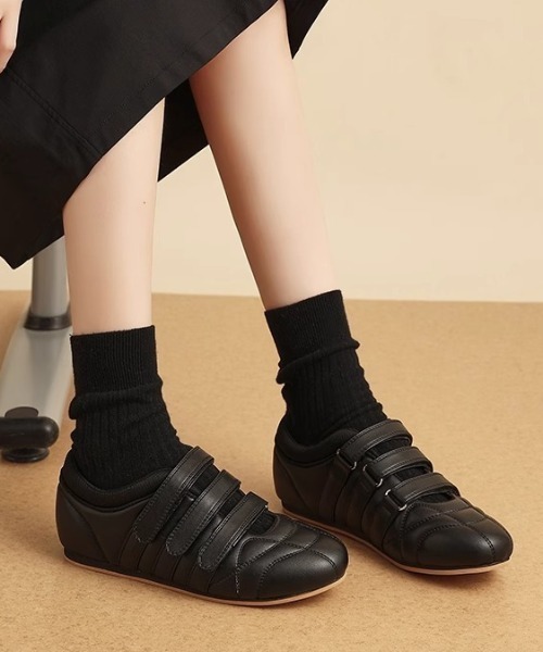 mebole(メボレ)の「ベルクロスニーカー(スニーカー・レディース・アイボリー/ブラック/シルバー・SMALL/MEDIUM/LARGE)」の14枚目の写真
