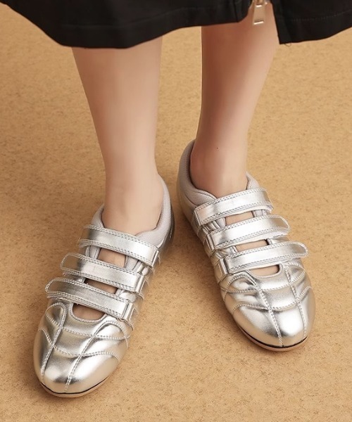 mebole(メボレ)の「ベルクロスニーカー(スニーカー・レディース・アイボリー/ブラック/シルバー・SMALL/MEDIUM/LARGE)」の21枚目の写真