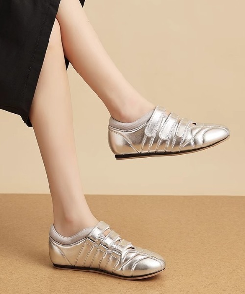 mebole(メボレ)の「ベルクロスニーカー(スニーカー・レディース・アイボリー/ブラック/シルバー・SMALL/MEDIUM/LARGE)」の22枚目の写真