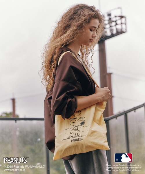 MLB（メジャーリーグベースボール）の「【PEANUTS×MLB COLLECTION by ROPE' PICNIC】プリントトートバッグ（トートバッグ・レディース・クリーム/ライトグレー/ブルー系その他4・FREE）」の7枚目の写真