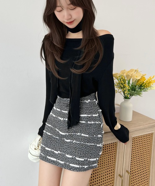 CHARME BY MICOLA(シャルムバイミコラ)の「ワンホン女子♪チョーカー付オフショルトップス(Tシャツ/カットソー・レディース・ブラック/ブラウン/ホワイト・FREE)」の3枚目の写真