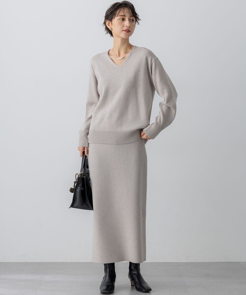 23区 L(ニジュウサンクオオキイサイズ)の「カシミヤブレンド Iライン ニットスカート(スカート・レディース・グレー系/ライトグレー系/ベージュ系・48/46/44)」の19枚目の写真