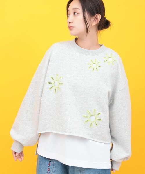 チチカカ(チチカカ)の「Orale! カットワーク刺繍プルオーバー(スウェット・レディース・ホワイト/ライトグレー/ネイビー・FREE)」の2枚目の写真