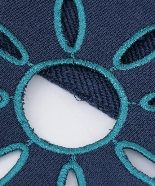 チチカカ(チチカカ)の「Orale! カットワーク刺繍プルオーバー(スウェット・レディース・ホワイト/ライトグレー/ネイビー・FREE)」の18枚目の写真