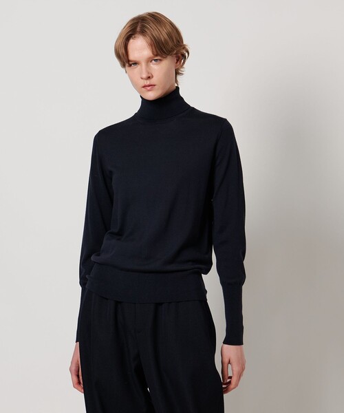 LOEFF（ロエフ）の「＜LOEFF＞ハイゲージ タートルネック ニット（ニット/セーター・レディース・オリーブ/ホワイト/ネイビー・FREE）」の5枚目の写真