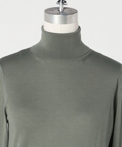 LOEFF（ロエフ）の「＜LOEFF＞ハイゲージ タートルネック ニット（ニット/セーター・レディース・オリーブ/ホワイト/ネイビー・FREE）」の21枚目の写真