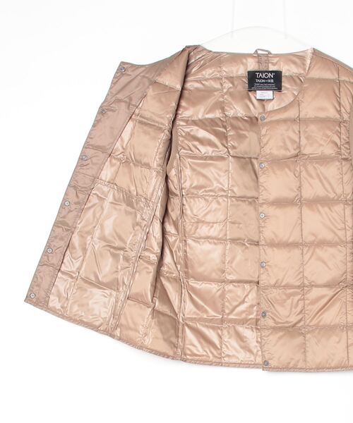 TAION(タイオン)の「【TAION】CREW NECK BUTTON DOWN VEST(ダウンベスト・レディース・グレイッシュベージュ/レオパード/ブラック・LARGE/X-LARGE/MEDIUM)」の5枚目の写真