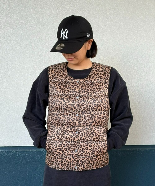 TAION(タイオン)の「【TAION】CREW NECK BUTTON DOWN VEST(ダウンベスト・レディース・グレイッシュベージュ/レオパード/ブラック・LARGE/X-LARGE/MEDIUM)」の3枚目の写真