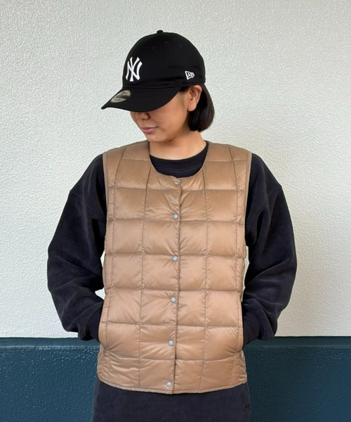 TAION(タイオン)の「【TAION】CREW NECK BUTTON DOWN VEST(ダウンベスト・レディース・グレイッシュベージュ/レオパード/ブラック・LARGE/X-LARGE/MEDIUM)」の1枚目の写真