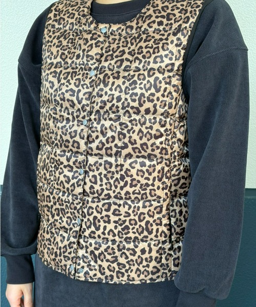 TAION(タイオン)の「【TAION】CREW NECK BUTTON DOWN VEST(ダウンベスト・レディース・グレイッシュベージュ/レオパード/ブラック・LARGE/X-LARGE/MEDIUM)」の15枚目の写真