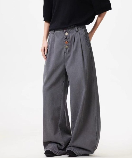 FreeZone(フリーゾーン)の「カラーボタンデザイン ワイドパンツ(カーゴパンツ・メンズ・ブラウン/グレー・L/M/S)」の1枚目の写真
