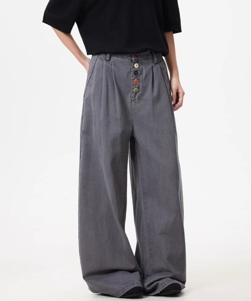 FreeZone(フリーゾーン)の「カラーボタンデザイン ワイドパンツ(カーゴパンツ・メンズ・ブラウン/グレー・L/M/S)」の3枚目の写真