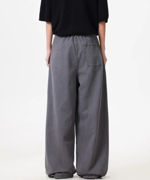 FreeZone(フリーゾーン)の「カラーボタンデザイン ワイドパンツ(カーゴパンツ・メンズ・ブラウン/グレー・L/M/S)」の12枚目の写真