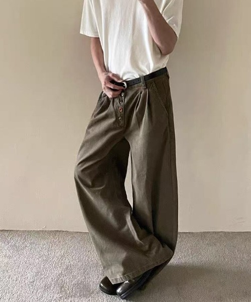 FreeZone(フリーゾーン)の「カラーボタンデザイン ワイドパンツ(カーゴパンツ・メンズ・ブラウン/グレー・L/M/S)」の8枚目の写真