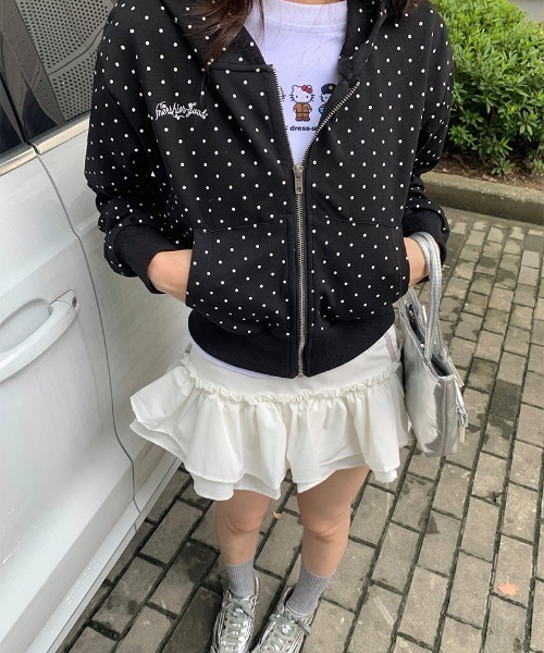 gossip！ロサンゼルス（ゴシップロサンゼルス）の「Y2K 着回し力バツグン！ゆるっとラフな万能ショートジップドット柄パーカーUV対策（パーカー・レディース・ドット・FREE）」の14枚目の写真
