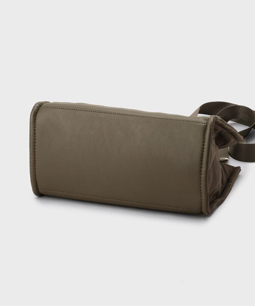 OPAQUE.CLIP（オペークドットクリップ）の「【2WAY】ダイヤキルティングスクエアミドルショルダーバッグ（ショルダーバッグ・レディース・ブラウン系その他/チャコールグレー/ブラック・00）」の17枚目の写真