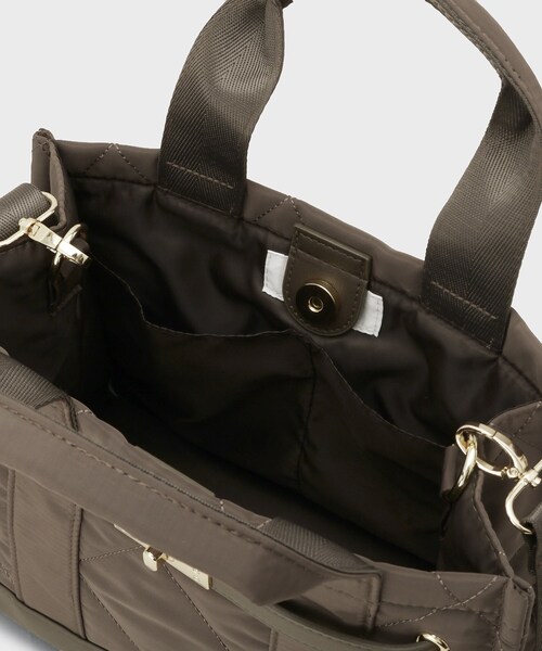 OPAQUE.CLIP（オペークドットクリップ）の「【2WAY】ダイヤキルティングスクエアミドルショルダーバッグ（ショルダーバッグ・レディース・ブラウン系その他/チャコールグレー/ブラック・00）」の22枚目の写真