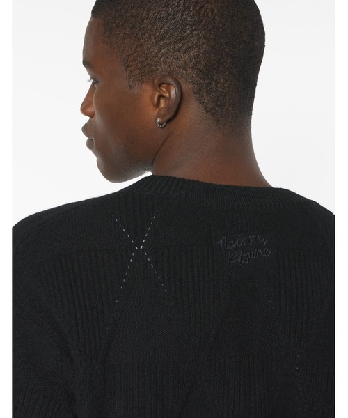 Maison Kitsune（メゾンキツネ）の「TEXTURED WOOL ARGYLE CARDIGAN（カーディガン/ボレロ・メンズ・ブラック・S/M/L）」の2枚目の写真