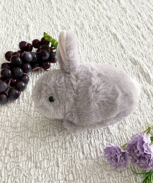 MAJESTIC LEGON（マジェスティックレゴン）の「モチーフアニマルポーチ（ポーチ・レディース・オフホワイト/ホワイト系その他2/ベージュ/A/ホワイト系その他/ライトグレー・FREE）」の2枚目の写真