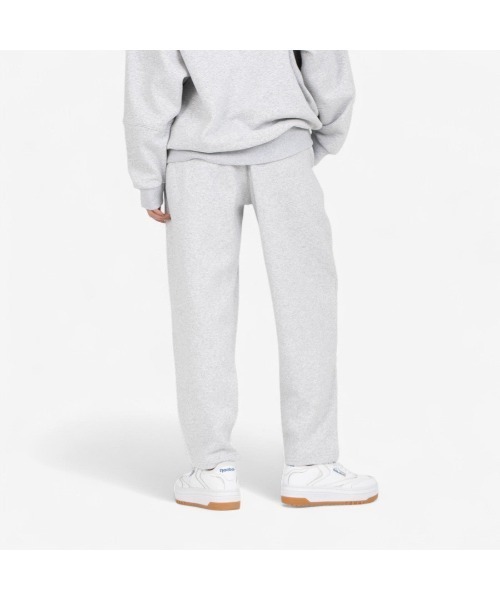 Reebok（リーボック）の「ラックス スウェット パンツ / LUX SWEAT PANT（スウェットパンツ・レディース・グレー/ベビーピンク・MEDIUM/SMALL/X-SMALL）」の4枚目の写真