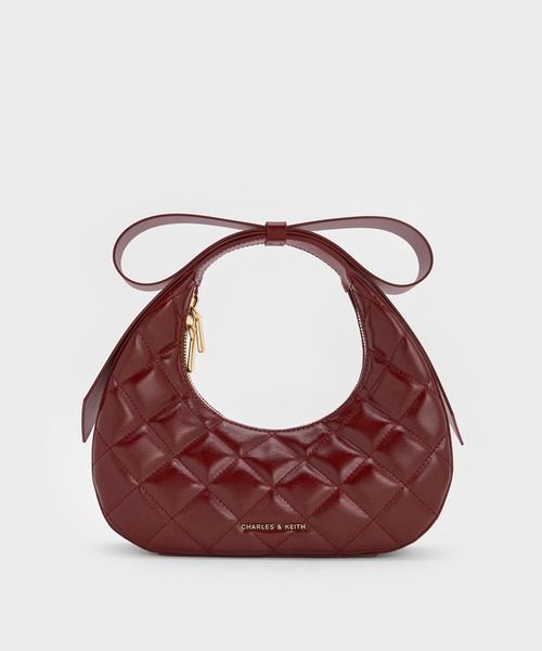 CHARLES & KEITH（チャールズ & キース）の「Janie ジェイニー キルトボウハンドル クレセントバッグ（ショルダーバッグ・レディース・シャンパン/バーガンディー・S）」の13枚目の写真