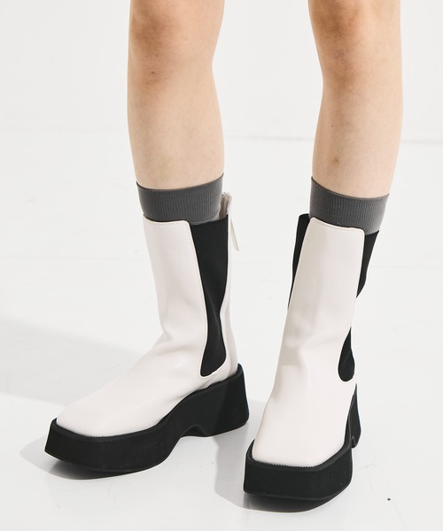 STUDIOUS(ステュディオス)の「【STUDIOUS/ステュディオス】Square Toe Boots/スクエアトゥーブーツ/厚底/軽い/通勤用/歩きやすい(ブーツ・レディース・ブラック/オフホワイト・2/1)」の18枚目の写真