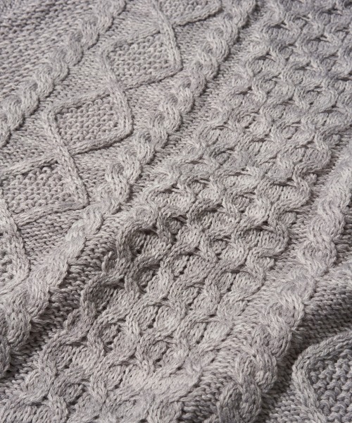 ADPOSION（アドポーション）の「ケーブル編みクルーネックニット（ニット/セーター・メンズ・杢グレー/グレー/オフホワイト/ブラック系1/グリーン/ブラック/ホワイト系1/ネイビー・MEDIUM/X-LARGE/LARGE）」の10枚目の写真