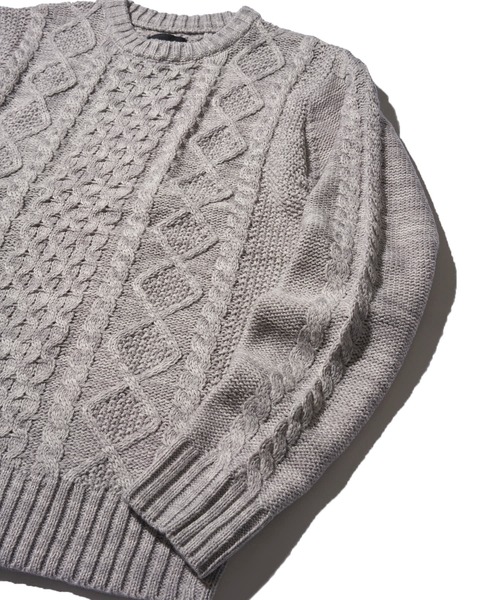 ADPOSION（アドポーション）の「ケーブル編みクルーネックニット（ニット/セーター・メンズ・杢グレー/グレー/オフホワイト/ブラック系1/グリーン/ブラック/ホワイト系1/ネイビー・MEDIUM/X-LARGE/LARGE）」の11枚目の写真