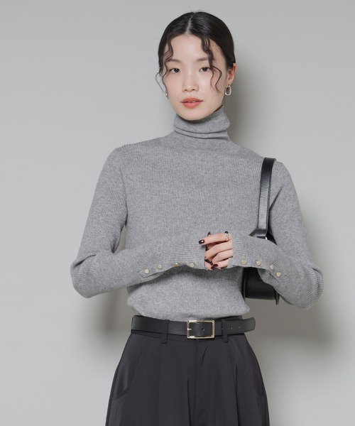 NANO universe(ナノユニバース)の「洗濯機洗可メタルボタンリブニット(ニット/セーター・レディース・オフホワイト/ブラック/ライトグレー・FREE)」の18枚目の写真