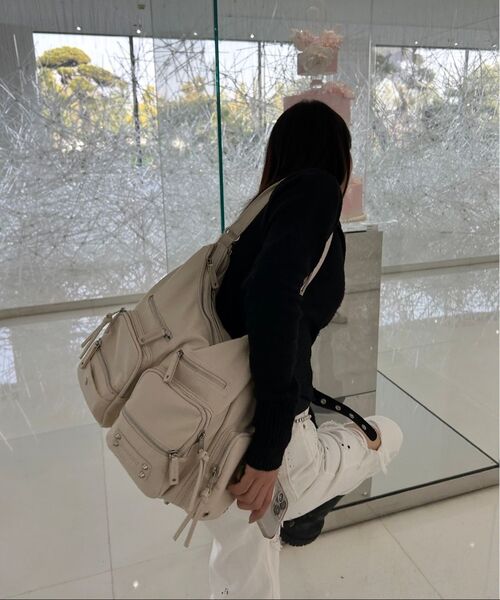 BLACKPURPLE(ブラックパープル)の「レト マルチカーゴバッグ Leto Multi Cargo Bag _ブラウン(ショルダーバッグ・レディース・ブラウン・FREE)」の6枚目の写真