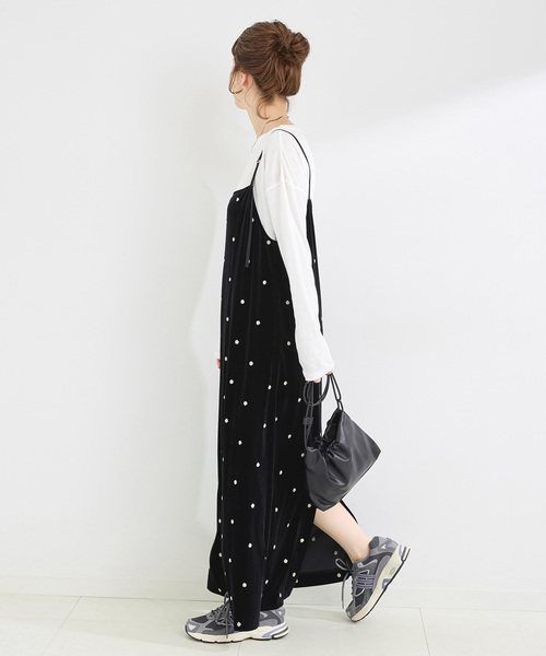 B.C STOCK（ベーセーストック）の「《追加6》【WEB限定】手洗い可 / ベロアフラワー刺繍ワンピース（ワンピース・レディース・ブラック・FREE）」の4枚目の写真