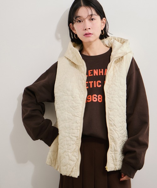 le cercle ADAM ET ROPE'（ルセルクルアダムエロペ）の「刺繍キルトフードベスト（ベスト・レディース・ブラック/オフホワイト・FREE）」の11枚目の写真